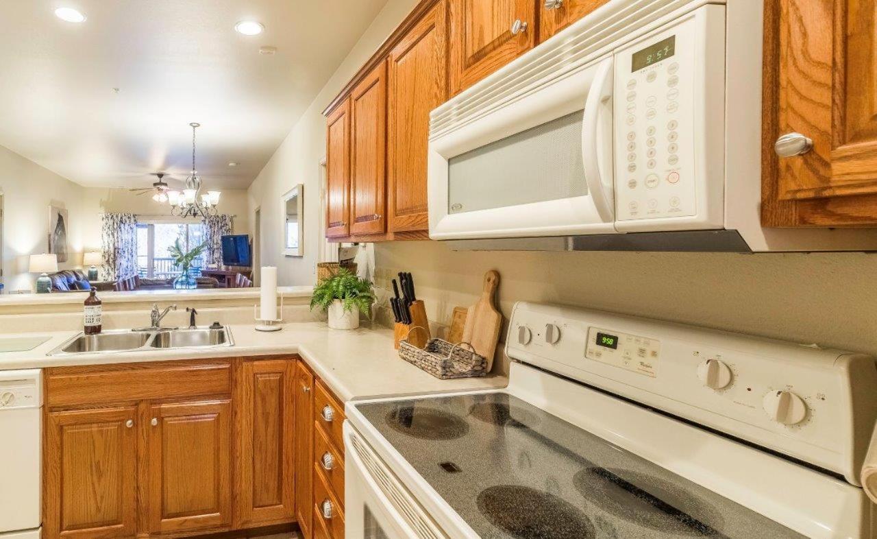 Pools Sleeps 10 Close To 76 Silver Dollar City 0502 Branson Exterior foto